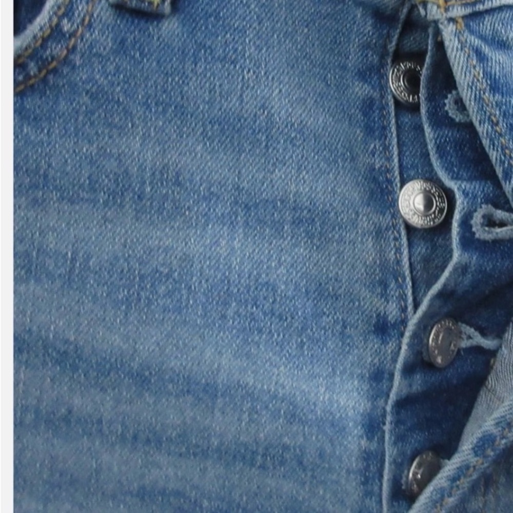 Levi's Women's Classic Blue Cropped Jeans - Picture 4 of 7